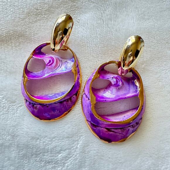 Pair of Vintage 1980s Sea Shell Clip On Earrings with Stretchy Bracelet - Picture 2 of 10